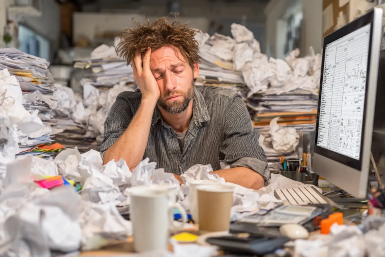 O detalhe que faz você começar o dia cheio de planos e terminar sentindo que não fez nada