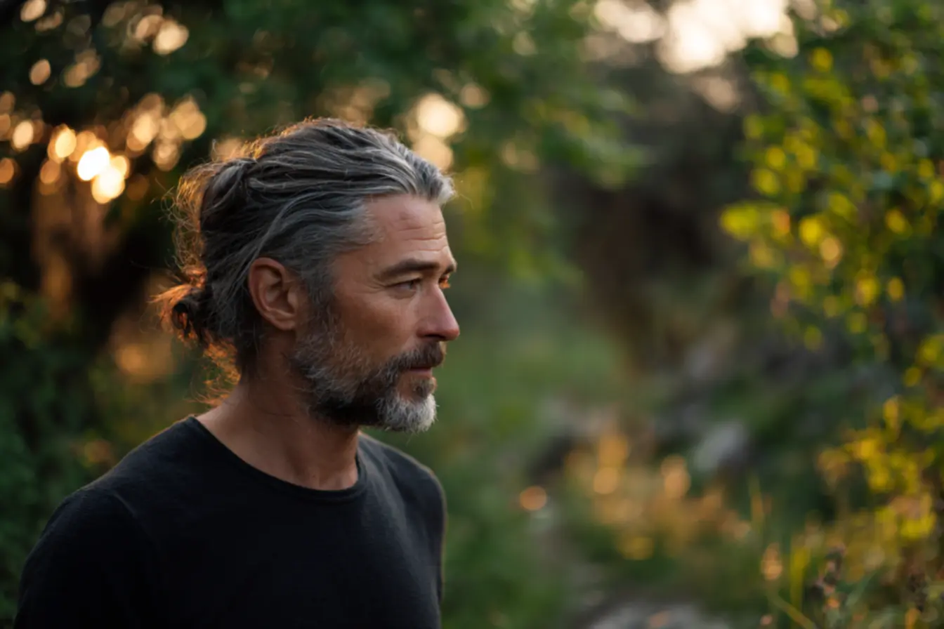 Estresse pode reverter cabelos brancos? Descubra o que a pesquisa científica revela sobre isso